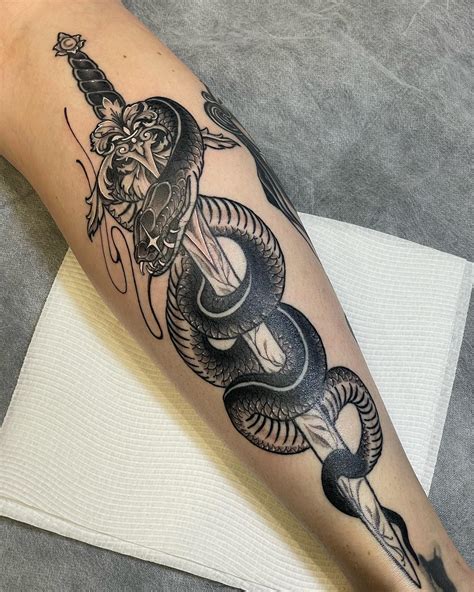 SNAKE SWORD TATTOO (MALAPIT SA PEPE) .